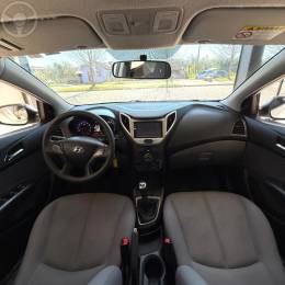 HYUNDAI - HB20S 1.6 COMFORT PLUS 16V FLEX 4P MANUAL - 2014/2014 - BRANCA - R$ 55.900,00