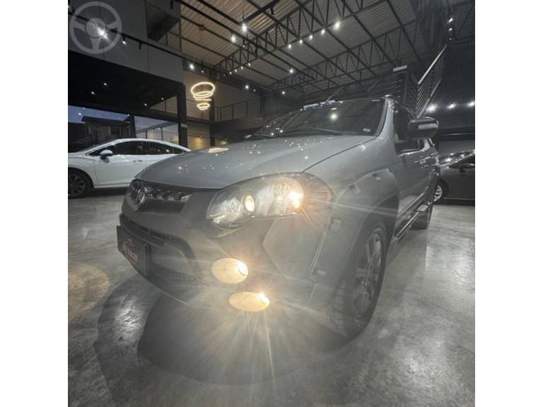 FIAT - STRADA 1.8 MPI ADVENTURE CD 16V FLEX 3P MANUAL - 2018/2019 - PRATA - R$ 86.900,00
