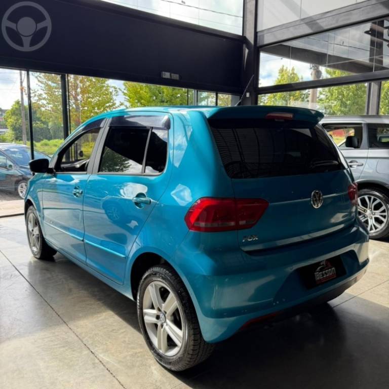 VOLKSWAGEN - FOX 1.6 MSI COMFORTLINE 8V FLEX 4P MANUAL - 2015/2015 - AZUL - R$ 47.900,00