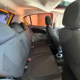 FIAT - PALIO 1.6 MPI SPORTING 16V FLEX 4P MANUAL - 2013/2013 - AMARELA - R$ 45.900,00