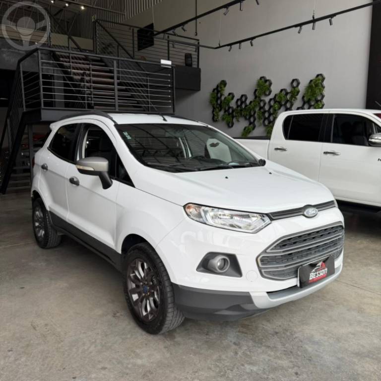 FORD - ECOSPORT 1.6 FREESTYLE 16V FLEX 4P MANUAL - 2013/2014 - BRANCA - R$ 57.900,00