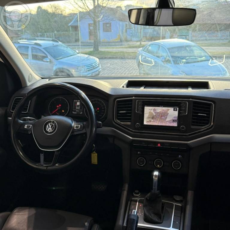 VOLKSWAGEN - AMAROK 3.0 V6 TDI HIGHLINE CD DIESEL 4MOTION AUTOMÁTICO - 2018/2019 - BRANCA - R$ 160.900,00