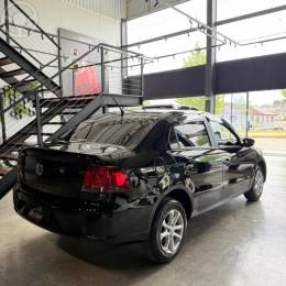 VOLKSWAGEN - VOYAGE 1.0 MI 8V FLEX 4P MANUAL - 2011/2012 - PRETA - R$ 35.900,00