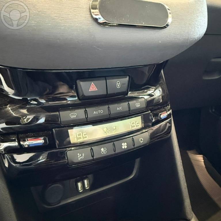PEUGEOT - 208 1.6 ALLURE 16V FLEX 4P AUTOMÁTICO - 2017/2018 - BRANCA - R$ 62.900,00