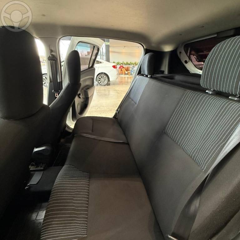 RENAULT - SANDERO 1.0 AUTHENTIQUE 12V FLEX 4P MANUAL - 2017/2018 - BRANCA - R$ 47.900,00