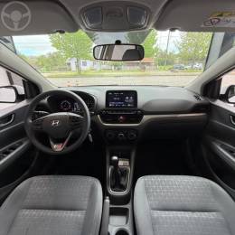 HYUNDAI - HB20S 1.0 COMFORT 12V FLEX 4P MANUAL - 2023/2024 - BRANCA - R$ 86.900,00