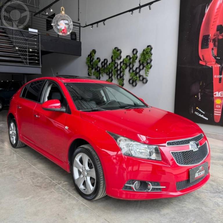 CHEVROLET - CRUZE 1.8 LTZ 16V FLEX 4P AUTOMÁTICO - 2014/2014 - VERMELHA - R$ 73.900,00