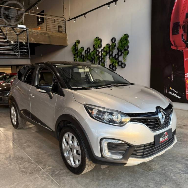 RENAULT - CAPTUR 1.6 16V SCE FLEX ZEN MANUAL - 2018/2018 - PRATA - R$ 77.900,00