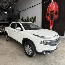 FIAT - TORO 1.8 16V EVO FLEX FREEDOM AUTOMÁTICO - 2018/2019 - BRANCA - R$ 95.900,00