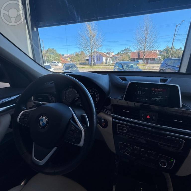 BMW - X1 2.0 16V TURBO ACTIVEFLEX SDRIVE20I X-LINE 4P AUTOMÁTICO - 2019/2019 - PRETA - R$ 149.900,00