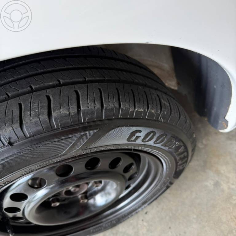 VOLKSWAGEN - GOL 1.0 MI 8V FLEX 4P MANUAL G.IV - 2010/2011 - BRANCA - R$ 26.900,00