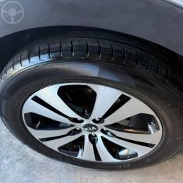 KIA MOTORS - SPORTAGE 2.0 EX 4X2 16V FLEX 4P AUTOMÁTICO - 2013/2014 - PRATA - R$ 84.900,00