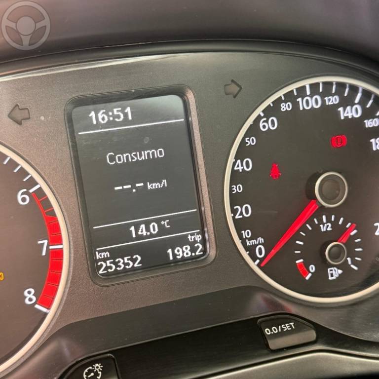 VOLKSWAGEN - FOX 1.6 MSI TOTAL FLEX CONNECT 4P MANUAL - 2021/2022 - BRANCA - R$ 75.900,00