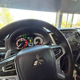 MITSUBISHI - L200 TRITON 2.4 16V TURBO DIESEL SPORT HPE CD 4P 4X4 AUTOMÁTICO - 2022/2023 - BRANCA - R$ 221.900,00