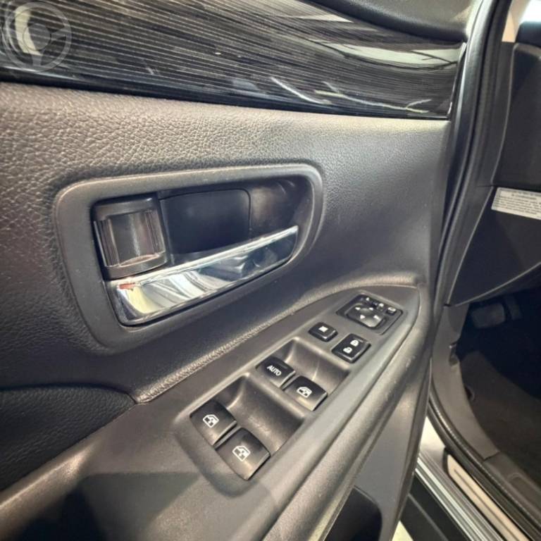 MITSUBISHI - OUTLANDER 2.0 16V 4P AUTOMÁTICO - 2015/2016 - CINZA - R$ 91.900,00