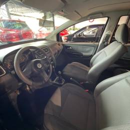 VOLKSWAGEN - FOX 1.0 MI 8V FLEX 4P MANUAL - 2011/2012 - PRETA - R$ 29.900,00