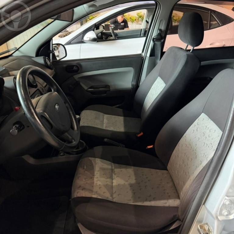 FORD - FIESTA 1.6 MPI CLASS HATCH 8V FLEX 4P MANUAL - 2007/2008 - PRATA - R$ 23.900,00