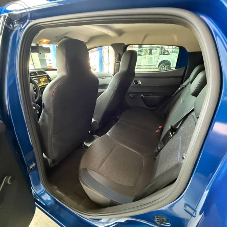 RENAULT - KWID 1.0 12V SCE FLEX INTENSE MANUAL - 2023/2024 - AZUL - R$ 61.900,00