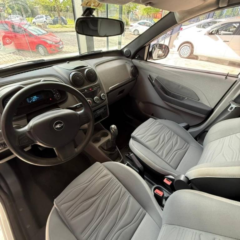 CHEVROLET - AGILE 1.4 MPFI LT 8V FLEX 4P MANUAL - 2012/2013 - BRANCA - R$ 36.900,00