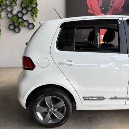 VOLKSWAGEN - FOX 1.6 MSI TOTAL FLEX CONNECT 4P MANUAL - 2021/2022 - BRANCA - R$ 75.900,00