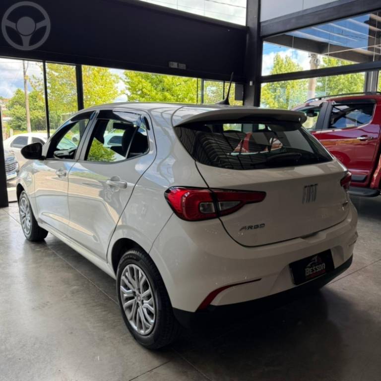 FIAT - ARGO 1.0 FIREFLY FLEX DRIVE MANUAL - 2023/2023 - BRANCA - R$ 65.900,00