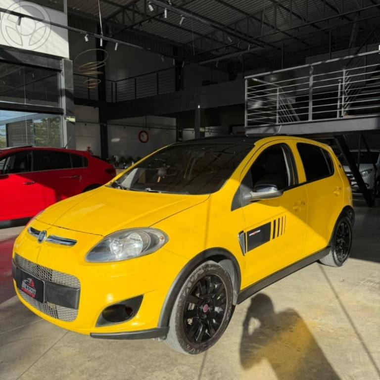 FIAT - PALIO 1.6 MPI SPORTING 16V FLEX 4P MANUAL - 2013/2013 - AMARELA - R$ 45.900,00