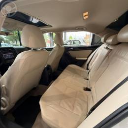 VOLKSWAGEN - JETTA 2.0 COMFORTLINE FLEX 4P MANUAL - 2012/2012 - BRANCA - R$ 64.900,00