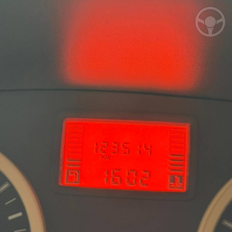 RENAULT - SANDERO 1.6 STEPWAY 16V FLEX 4P MANUAL - 2011/2011 - PRATA - R$ 36.900,00