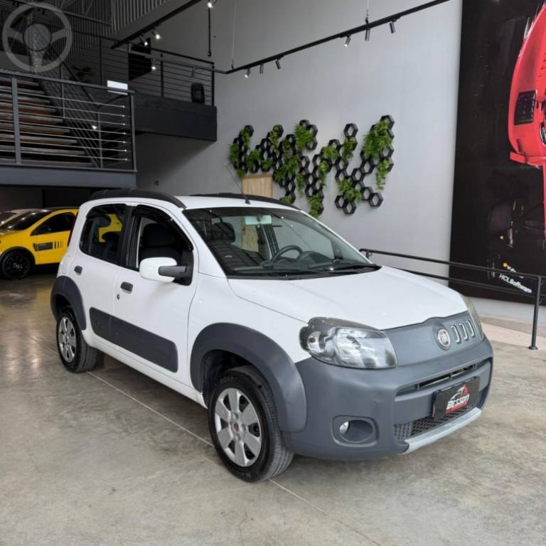 FIAT - UNO 1.0 EVO WAY 8V FLEX 4P MANUAL - 2012/2013 - BRANCA - R$ 37.900,00