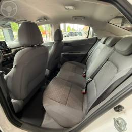 HYUNDAI - HB20S 1.0 COMFORT 12V FLEX 4P MANUAL - 2023/2024 - BRANCA - R$ 86.900,00