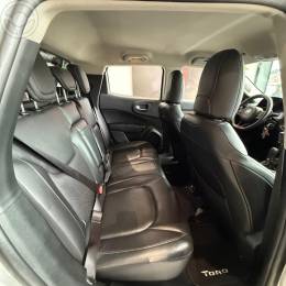 FIAT - TORO 1.8 16V EVO FLEX FREEDOM AUTOMÁTICO - 2018/2019 - PRATA - R$ 96.900,00