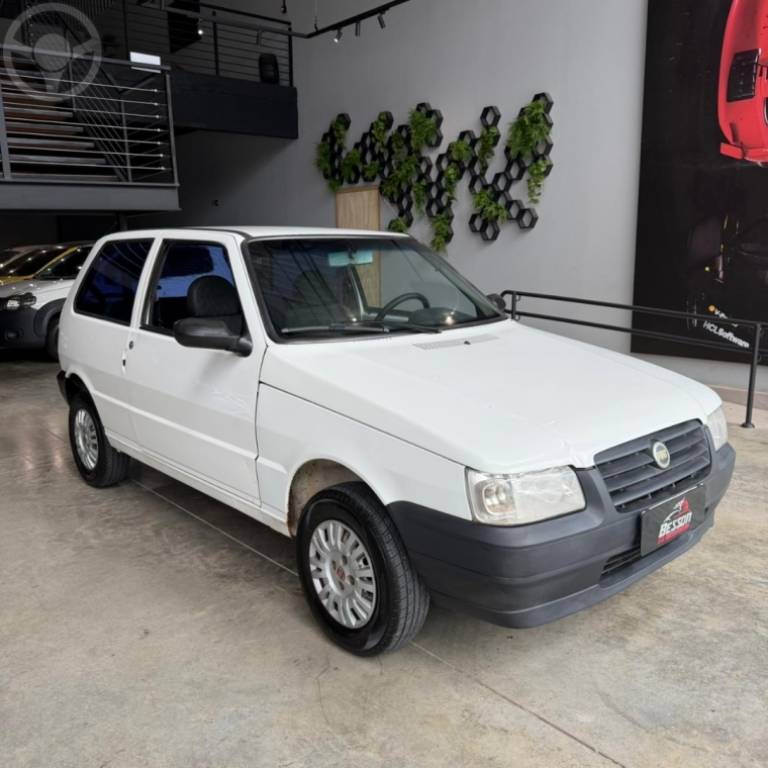 FIAT - UNO 1.0 MPI LE FIRE 8V FLEX 2P MANUAL - 2005/2006 - BRANCA - R$ 16.900,00