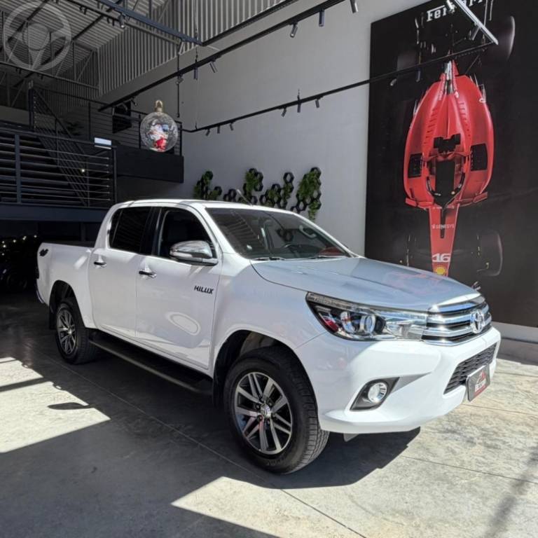 TOYOTA - HILUX 2.8 SRX 4X4 CD 16V DIESEL 4P AUTOMÁTICO - 2016/2016 - BRANCA - R$ 179.900,00