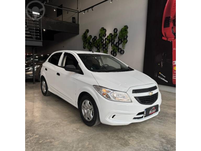 CHEVROLET - ONIX 1.0 MPFI JOY 8V FLEX 4P MANUAL - 2018/2018 - BRANCA - R$ 52.900,00