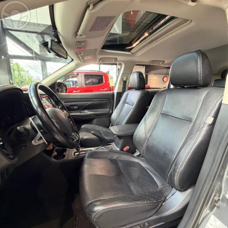 MITSUBISHI - OUTLANDER 2.0 16V 4P AUTOMÁTICO - 2015/2016 - CINZA - R$ 91.900,00