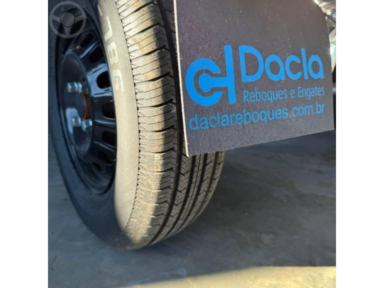 OUTRAS - REBOQUE PARA CARRO - 2025/2025 - PRATA - R$ 6.500,00