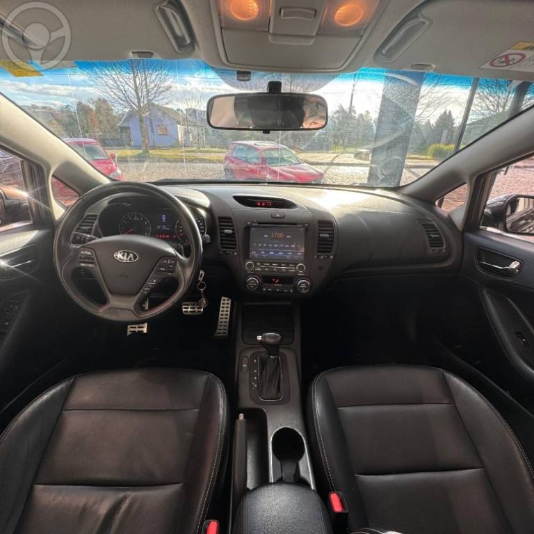 KIA MOTORS - CERATO 1.6 SX 16V FLEX 4P AUTOMÁTICO - 2015/2015 - MARROM - R$ 69.900,00
