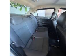 VOLKSWAGEN - VOYAGE 1.0 12V MPI TOTALFLEX TRENDLINE 4P MANUAL - 2017/2017 - BRANCA - R$ 49.900,00