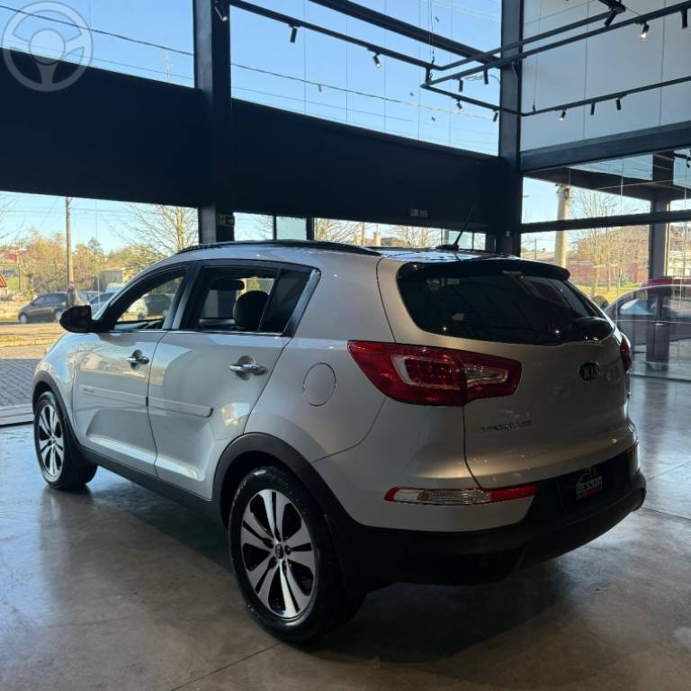 KIA MOTORS - SPORTAGE 2.0 EX 4X2 16V FLEX 4P AUTOMÁTICO - 2013/2014 - PRATA - R$ 86.900,00
