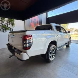 MITSUBISHI - L200 TRITON 2.4 16V TURBO DIESEL SPORT HPE CD 4P 4X4 AUTOMÁTICO - 2022/2023 - BRANCA - R$ 221.900,00