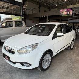 FIAT - GRAND SIENA 1.6 MPI ESSENCE 16V FLEX 4P MANUAL - 2013/2014 - BRANCA - R$ 45.900,00
