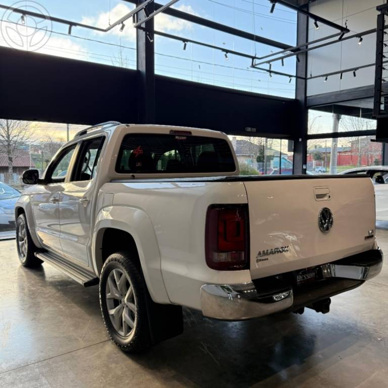 VOLKSWAGEN - AMAROK 3.0 V6 TDI HIGHLINE CD DIESEL 4MOTION AUTOMÁTICO - 2018/2019 - BRANCA - R$ 160.900,00