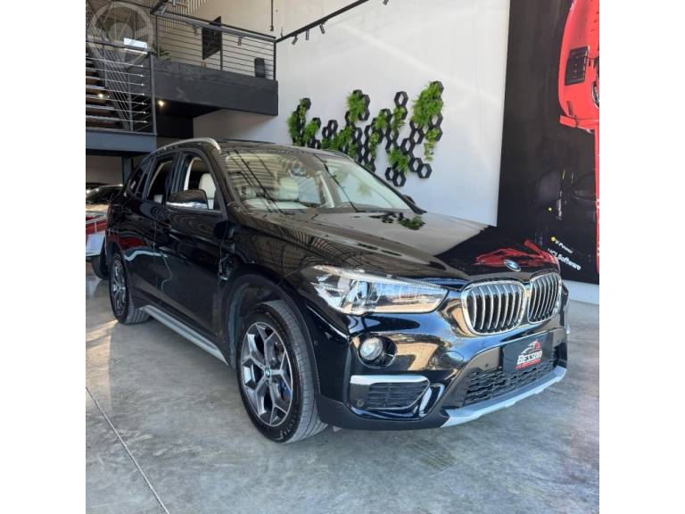 BMW - X1 2.0 16V TURBO ACTIVEFLEX SDRIVE20I X-LINE 4P AUTOMÁTICO - 2019/2019 - PRETA - R$ 147.900,00