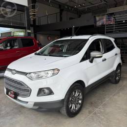 FORD - ECOSPORT 1.6 FREESTYLE 16V FLEX 4P MANUAL - 2013/2014 - BRANCA - R$ 57.900,00