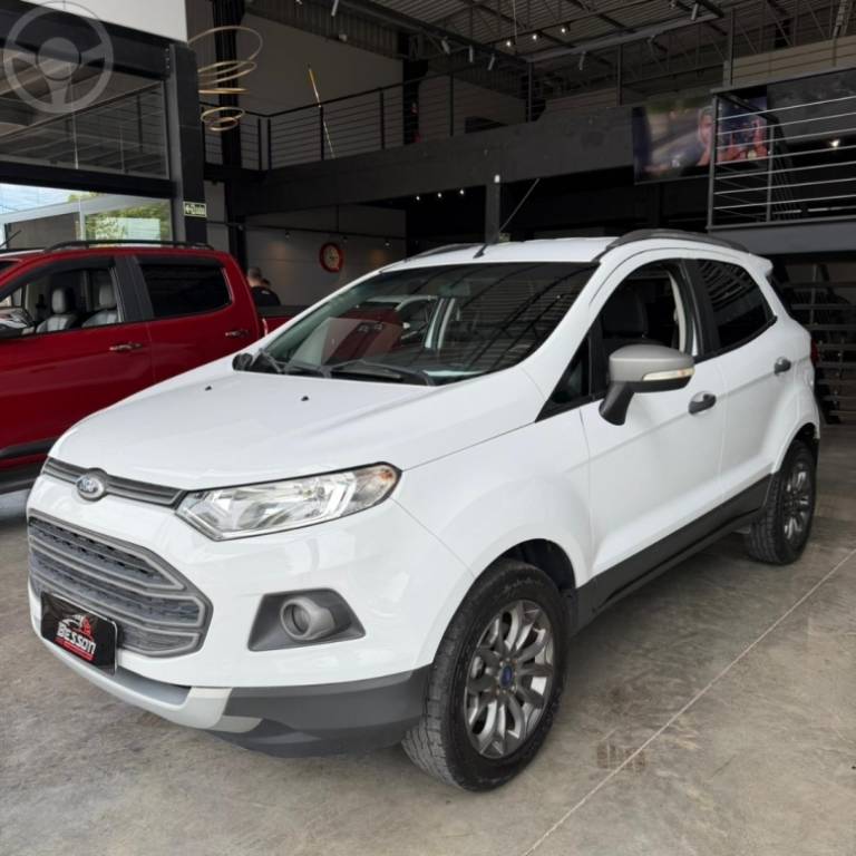 FORD - ECOSPORT 1.6 FREESTYLE 16V FLEX 4P MANUAL - 2013/2014 - BRANCA - R$ 57.900,00